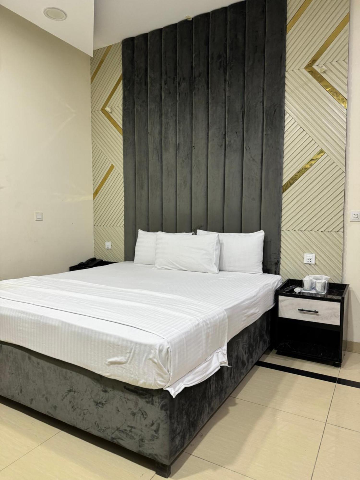 Rose Valet Guest House Islamabad Exterior foto